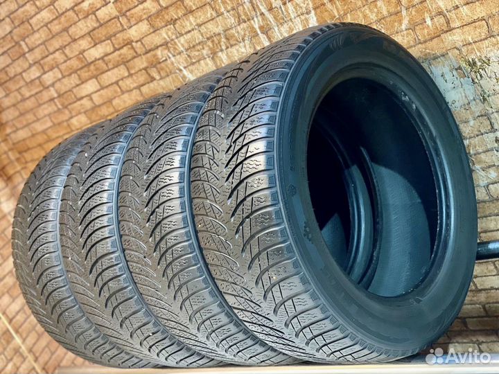 Marshal I'Zen MW15 215/55 R16