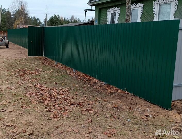 Забор из профнастила, откатные ворота