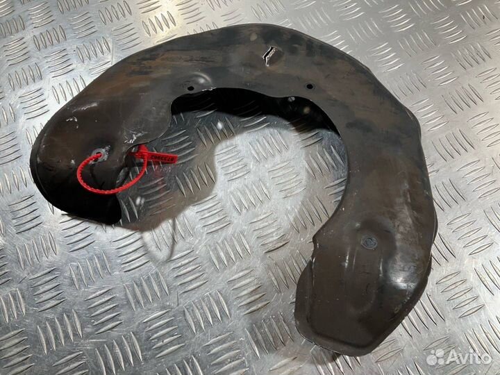 Тормозной щиток правый Audi A8 D4/4H 2012