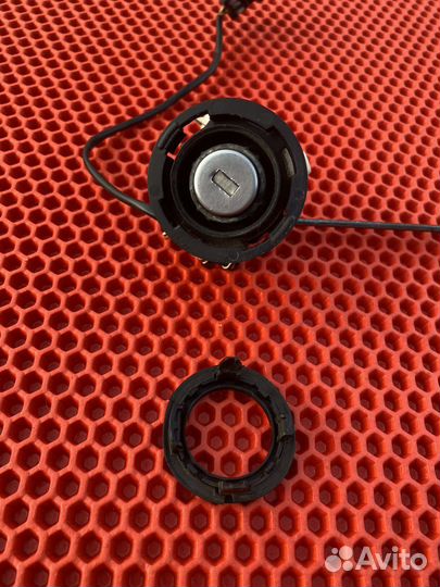 Замок багажника mitsubishi carisma дорест