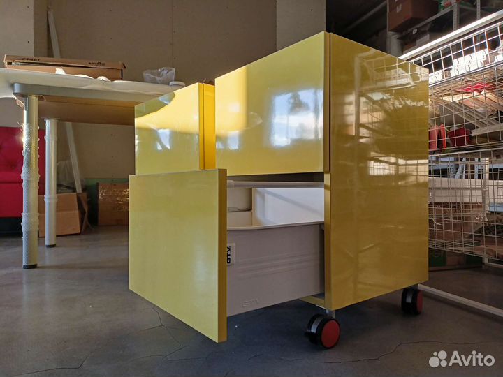 Тумбы мобильные, прикроватные, навесные