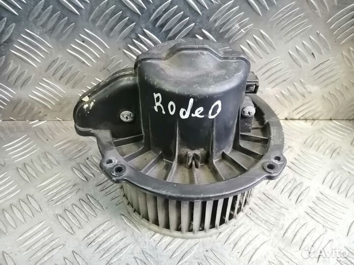 Моторчик отопителя Исузу Родео A