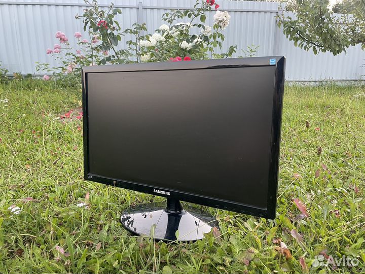 Монитор samsung