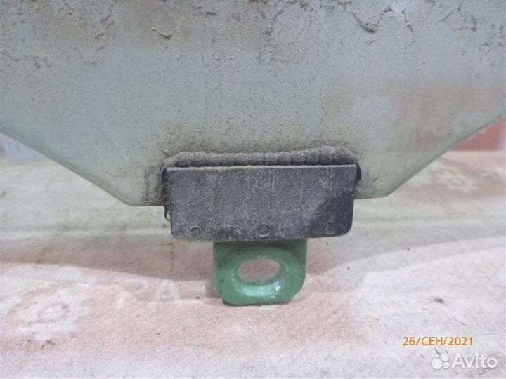 Стекло двери переднее правое Toyota Camry ACV40