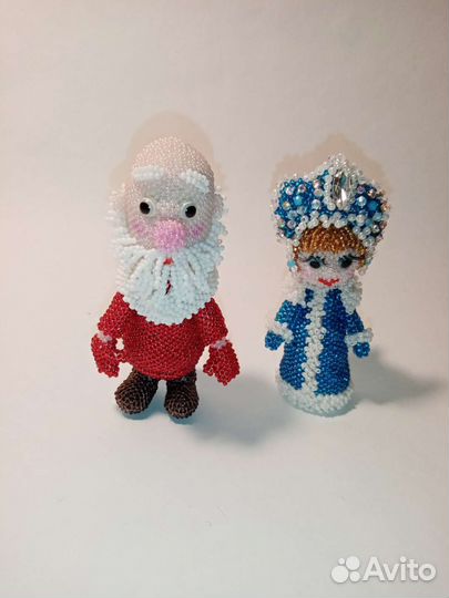 Дед мороз и снегурочка из бисера