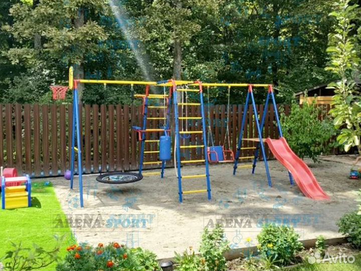 Уличный спортивный комплекс