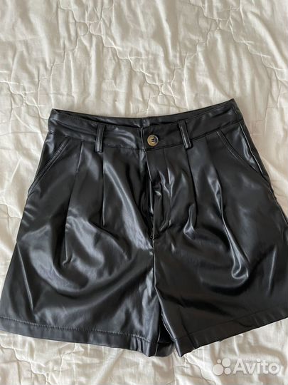 Кожаные шорты