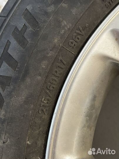 Toyo Tranpath LuII 215/60 R17