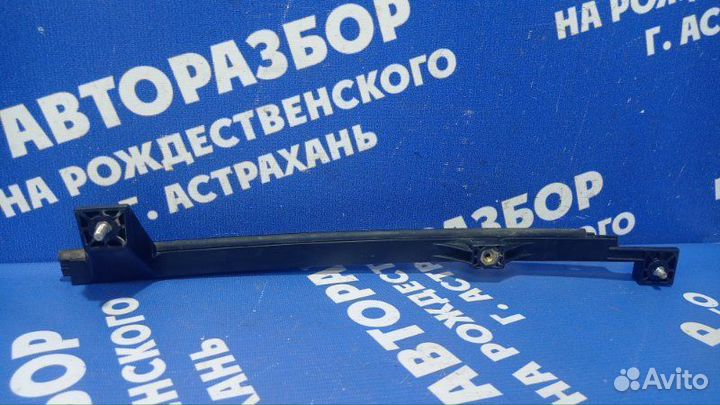 Направляющая стекла двери Hyundai Elantra Hd седан