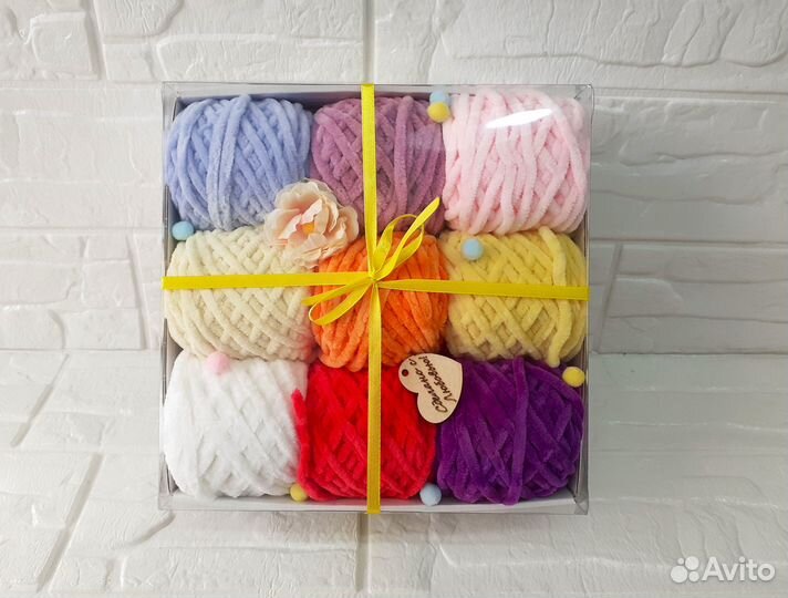 Подарок для рукодельницы. Набор плюшевой пряжи