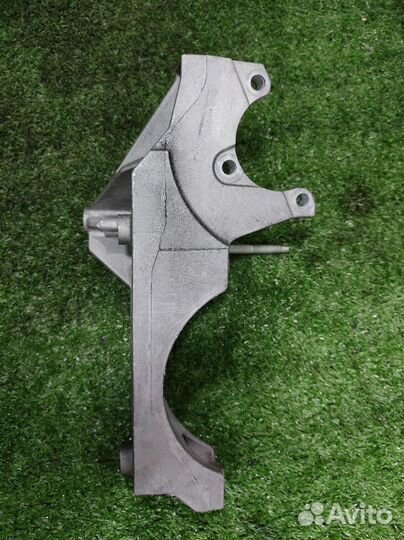 Кронштейн генератора Opel Antara 2014