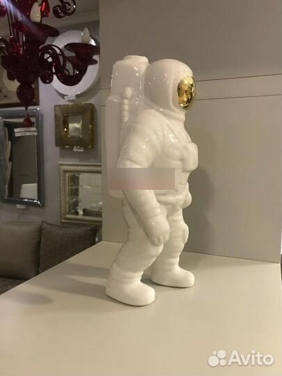 232370 Статуэтка Космонавт