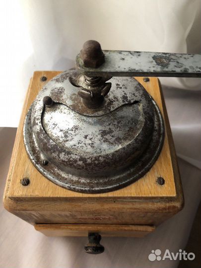 Кофемолка ручная ретро