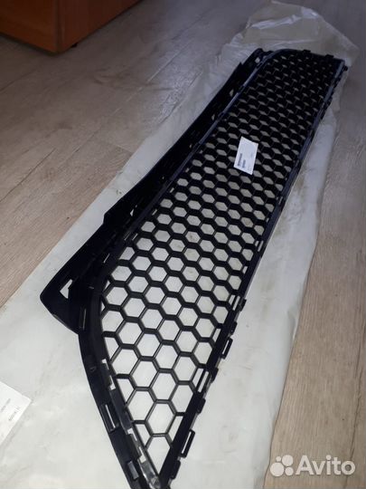 Решетка переднего бампера Renault Logan 1 Фаза 2