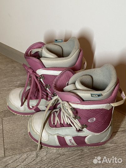 Сноубордические ботинки 38