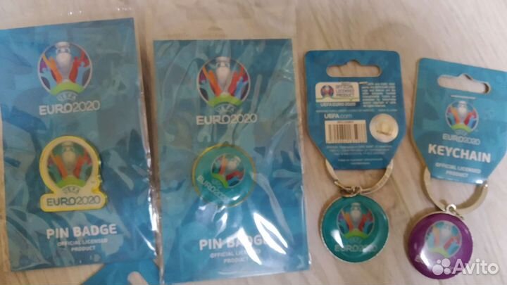 Брелки, значки и магнит футбол euro 2020