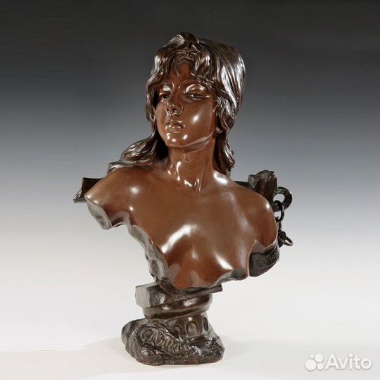 Антикварная скульптура. Э. Виллани «Пленение»