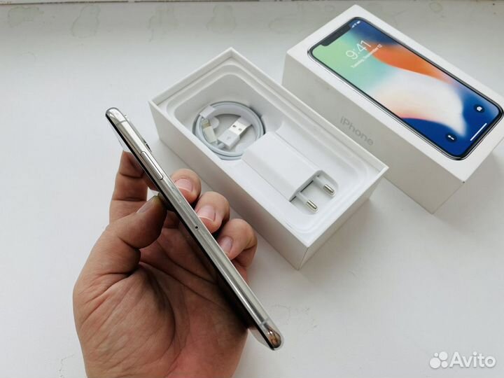 iPhone X, 64 ГБ