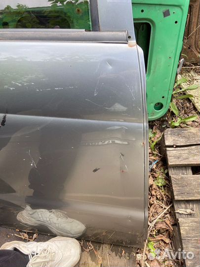 Задняя дверь