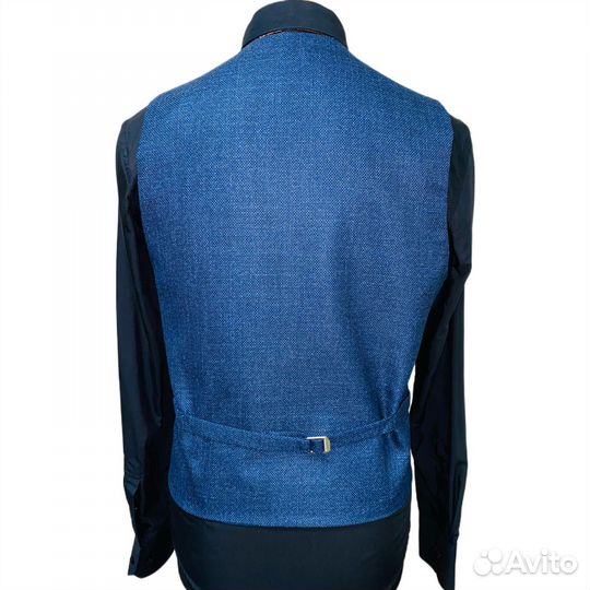 Мужской классический костюм из шерсти