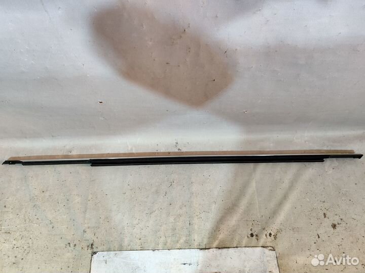 Мерседес W213 2016- Молдинг левой задней двери