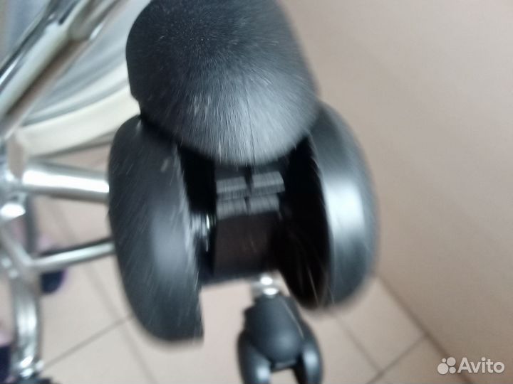 Стул барный или для мастера