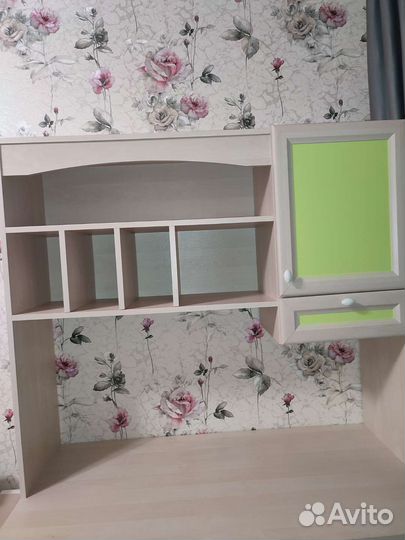 Школьный уголок новый