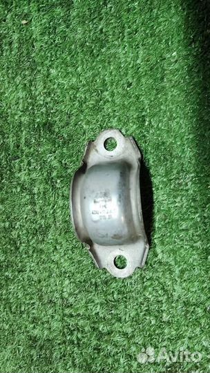 Кронштейн (сопут. товар) Audi Q5