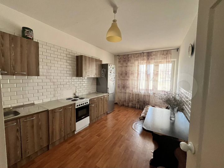 2-к. квартира, 64 м², 5/17 эт.