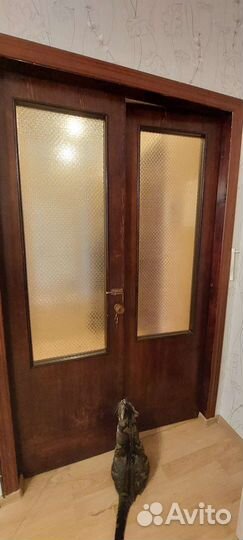 Двери межкомнатные деревянные. Б/У. Со стеклом