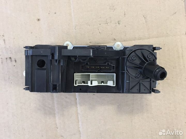 Блок управления печкой Skoda Octavia A5 (3290)