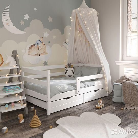 Кроватка из массива софа с бортиком для малыша