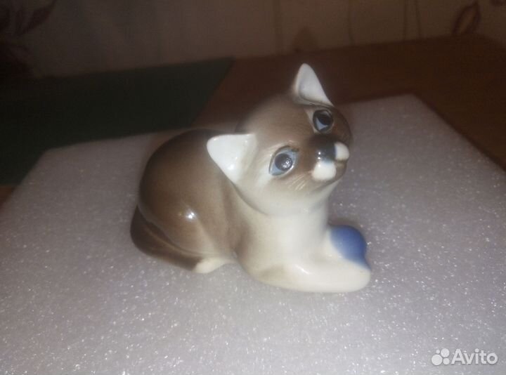 Статуэтка котёнок с клубком. СССР