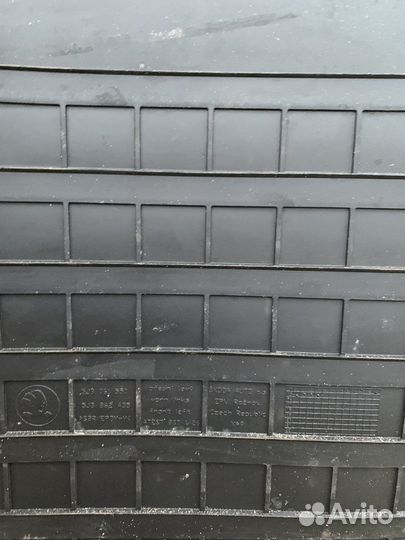 Автомобильные коврики резиновые