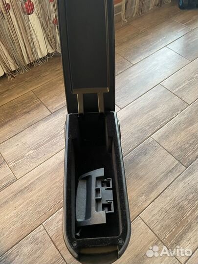 Подлокотник volkswagen polo 5