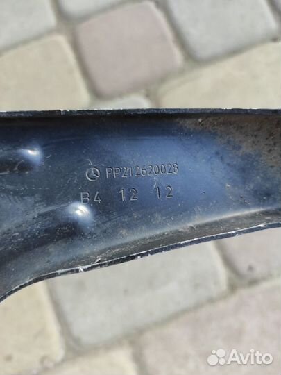 Кронштейн фары правый Mercedes E-Class W212 2009