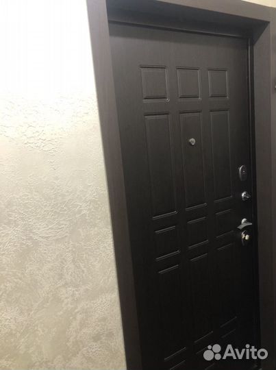 Установка входных металлических дверей и откосов