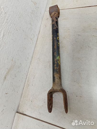 Тяга задняя поперечная