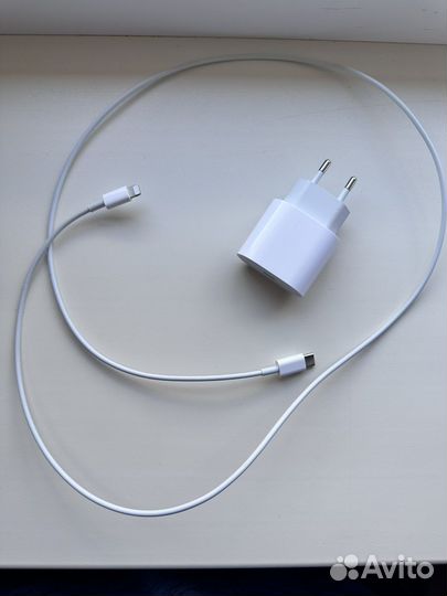 Оригинальная зарядка на iPhone