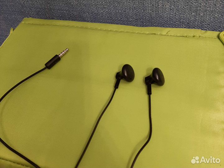 Наушники Nokia с микрофоном новые