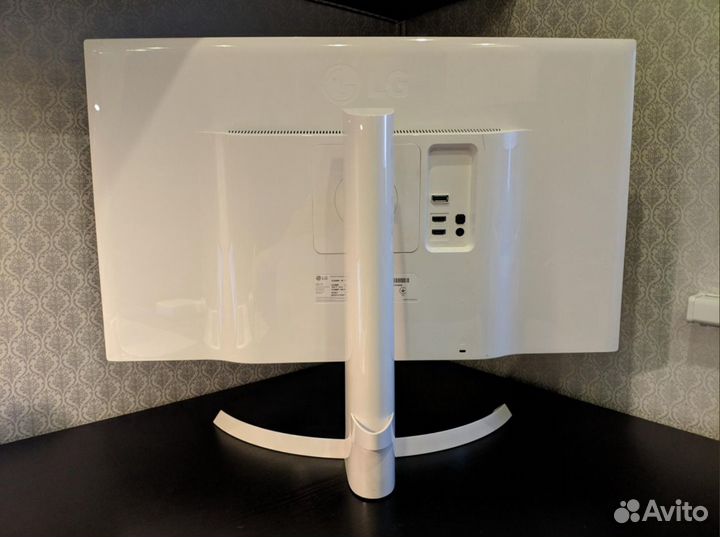 Монитор LG 27 4k 27UD69P