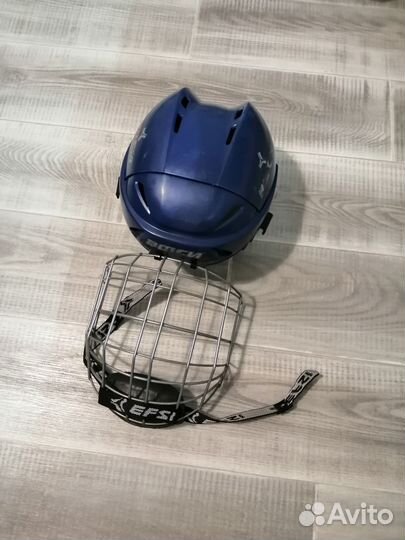 Хоккейный шлем