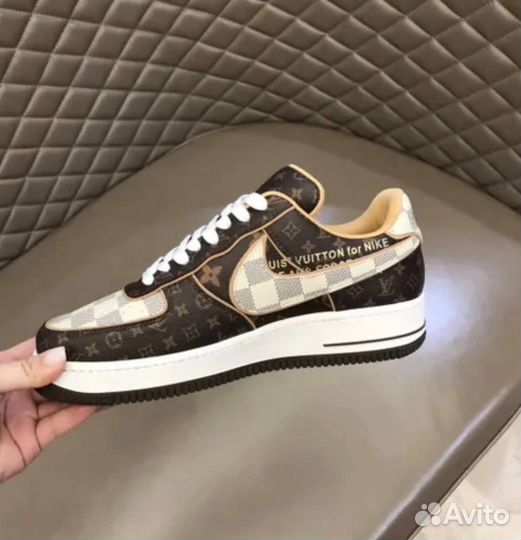 Кроссовки оптом