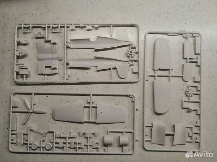 Модель самолета Corsair f4u smer 1/72