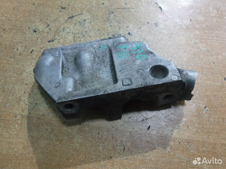 Кронштейн двигателя Toyota Camry V30