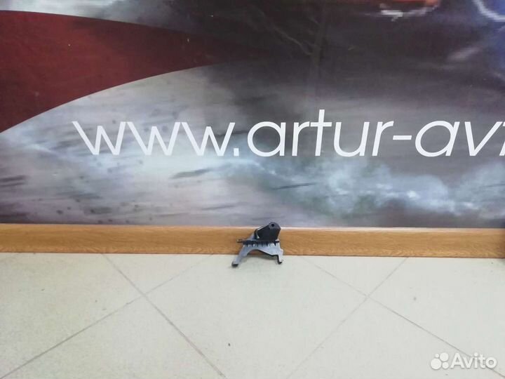 Крепление интеркулера Mercedes CLS218 AMG