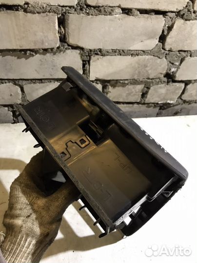 Накладка центральной консоли Nissan Almera N15