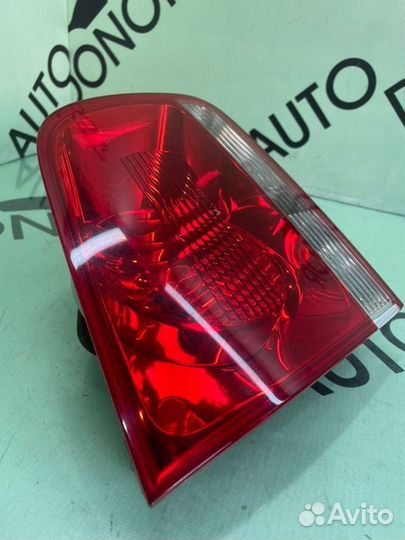 Фонарь крышки багажника левый Volkswagen Touareg