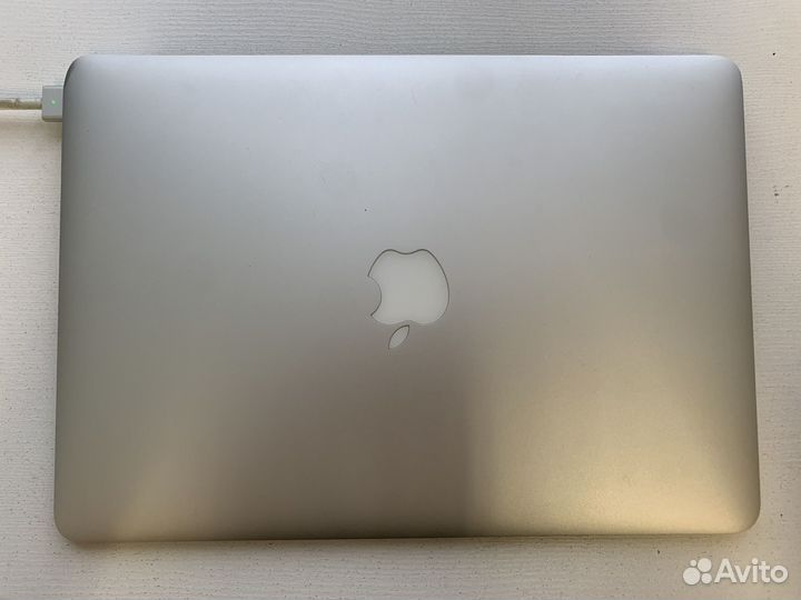 Apple MacBook Air 13 Early 2014