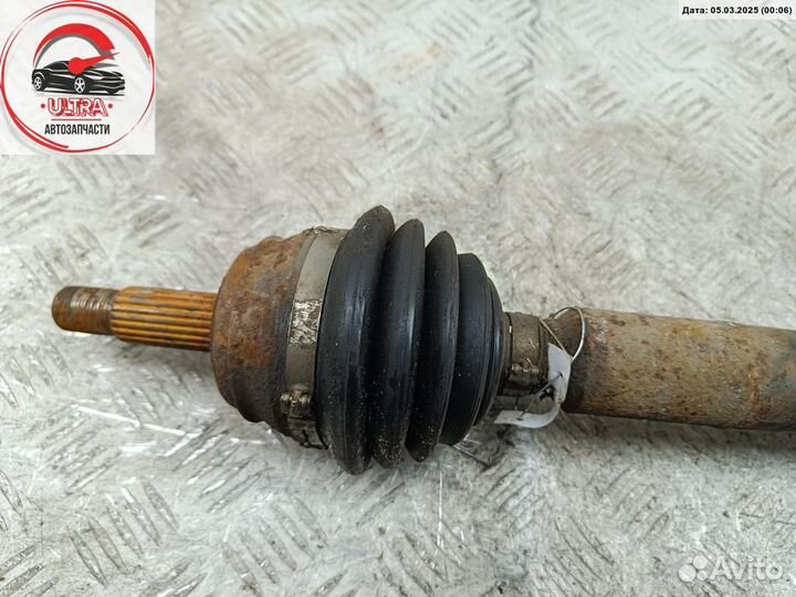 Полуось передняя правая б/у Volkswagen Golf-3